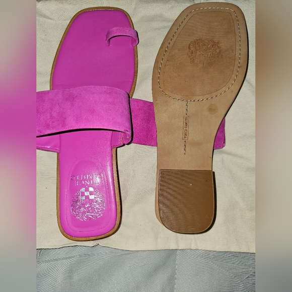 Like new Vince Camuto Toe Loop Heeled Sandals - Yelinda FIREBALL FUSHIA SIZE 10 - Picture 4 of 5